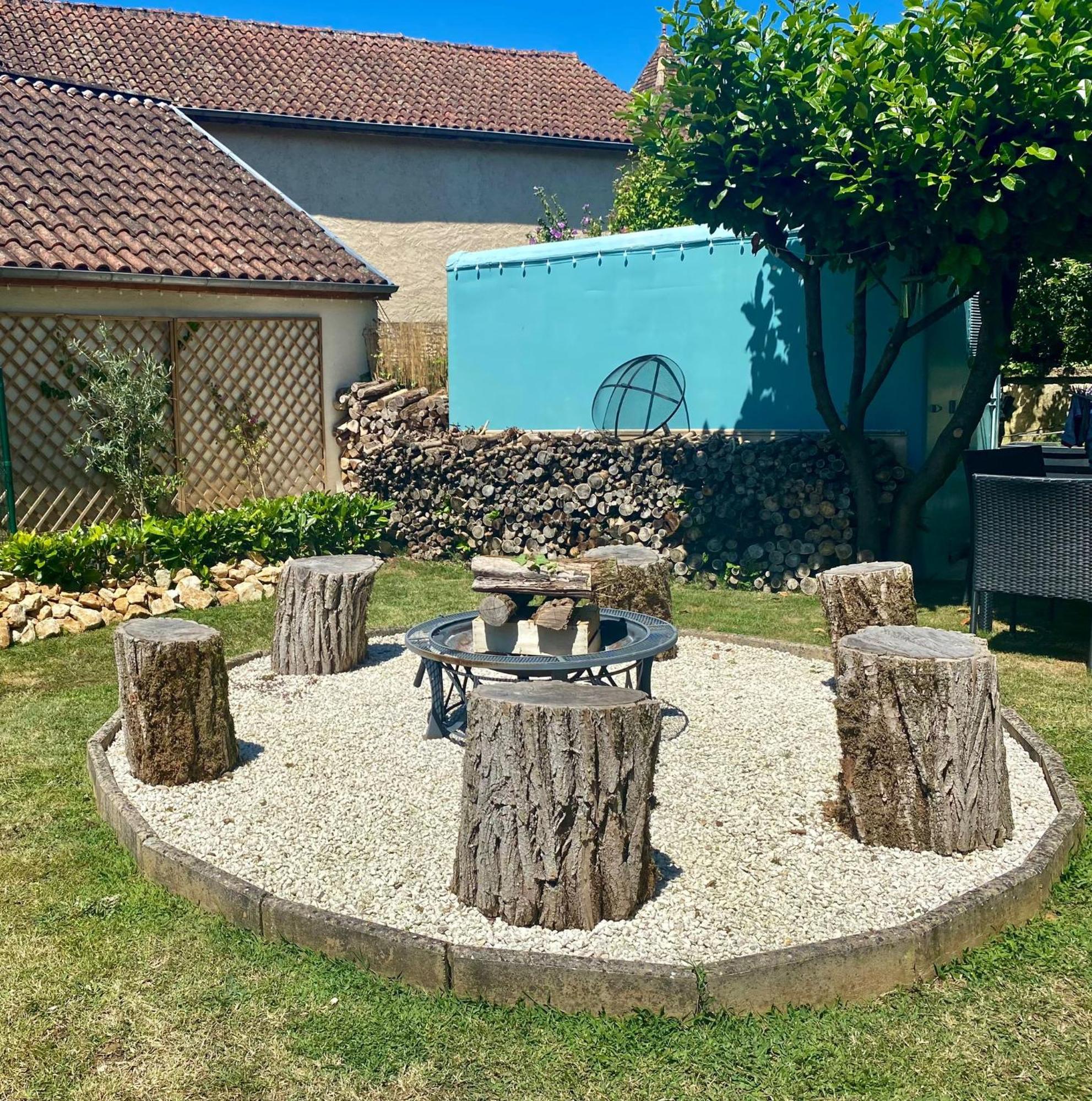 Auberge du relais d auniac Anglars-Nozac Extérieur photo